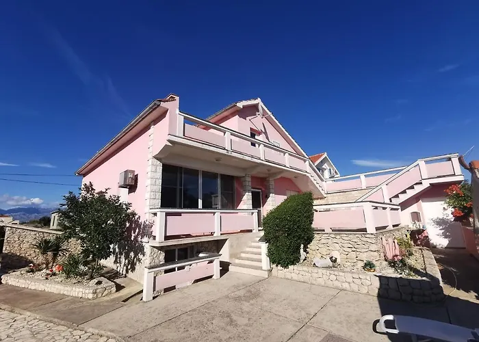 Guest House With Pool Ante
