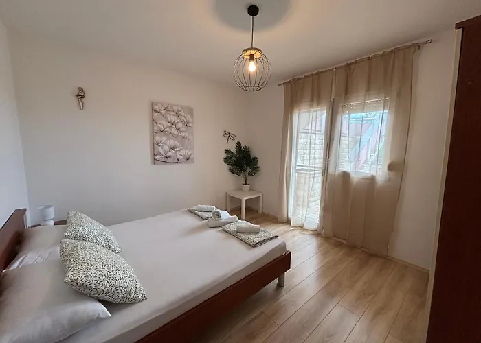Guest House With Pool Ante